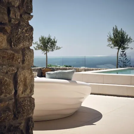 מלון Arcs & Residences 3*