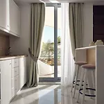 Arcs & Residences 호텔